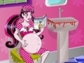 Jogo Pregnant Draculaura Bathroom Cleaning